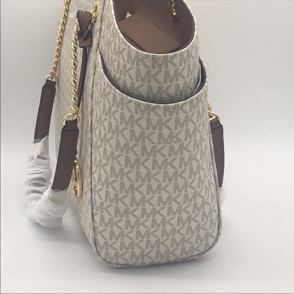 MICHAEL KORS LG CHAIN SHOULDER TOTE VANILLA - Picture 4 of 16